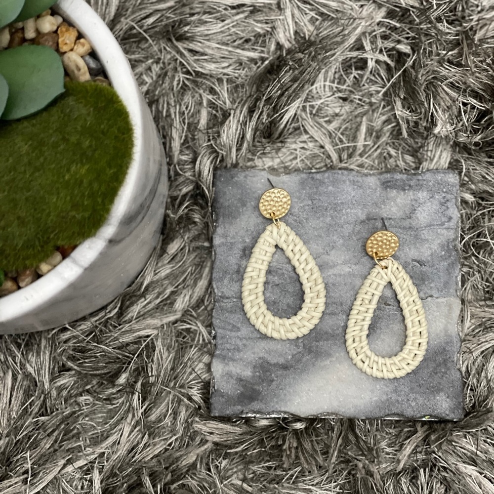 Rattan Teardrop Earrings✨